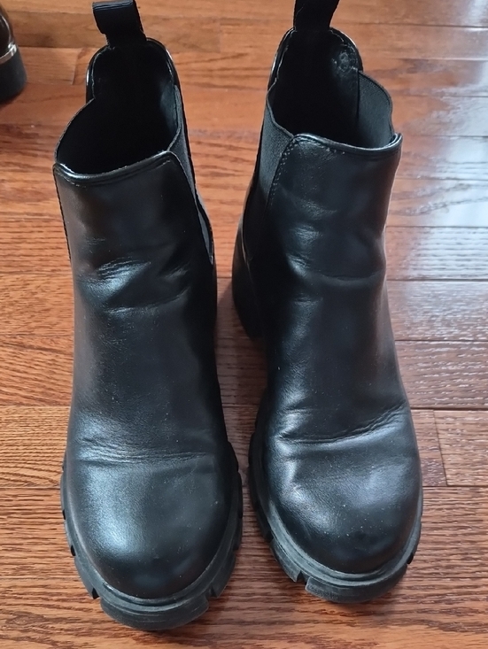 Steve Madden Shoes - Steve Madden Women’s Black Chelsea Boots